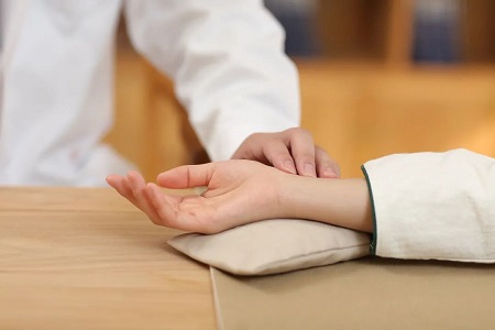 这些临期食物癌症患者能不能吃，肿瘤医师张忠民:不建议吃!